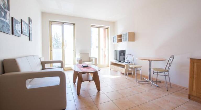 Holiday apartment with terrace & yard — photo 2