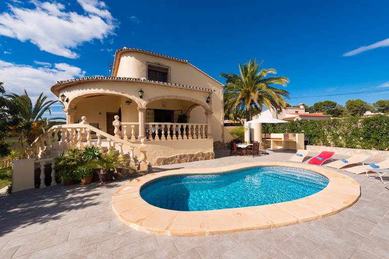 Villa with garden, terrace & barbecue in Mora