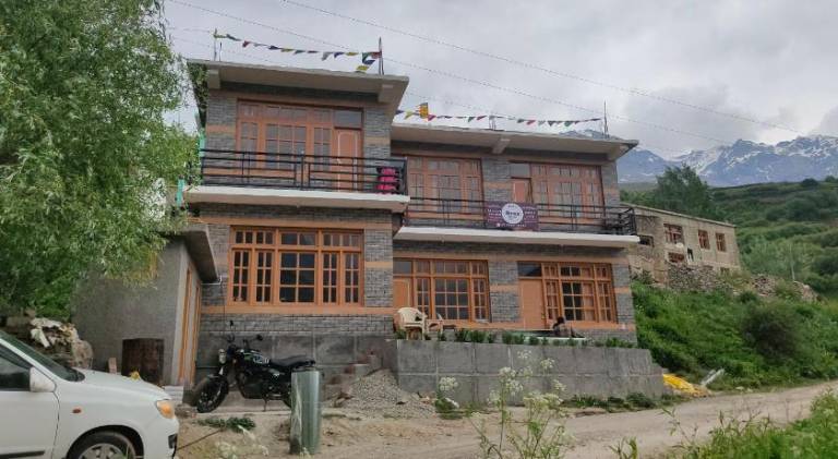 Bros Hostel & Cafe, Sissu in Spiti