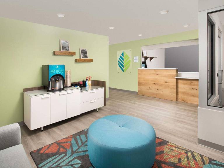 WoodSpring Suites Medford near I-5 — photo 5