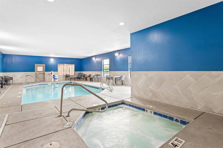 Hampton Inn & Suites Farmington — photo 4