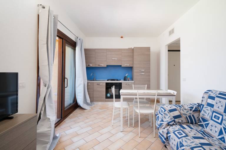 Apartment with pool & patio — photo 3