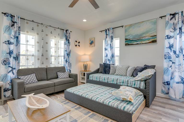 Walk to Gulf: Ocean-View Home in Crystal Beach! — photo 5