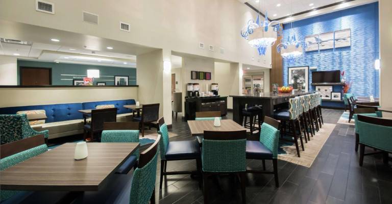 Hampton Inn & Suites Orlando at Seaworld — photo 3