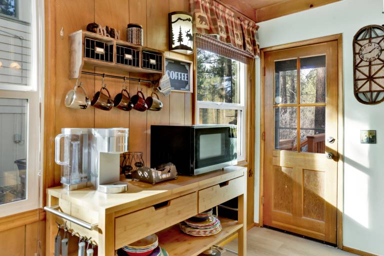 Kozy Cabin at Big Bear- Log Cabin Retreat Cottage — photo 4