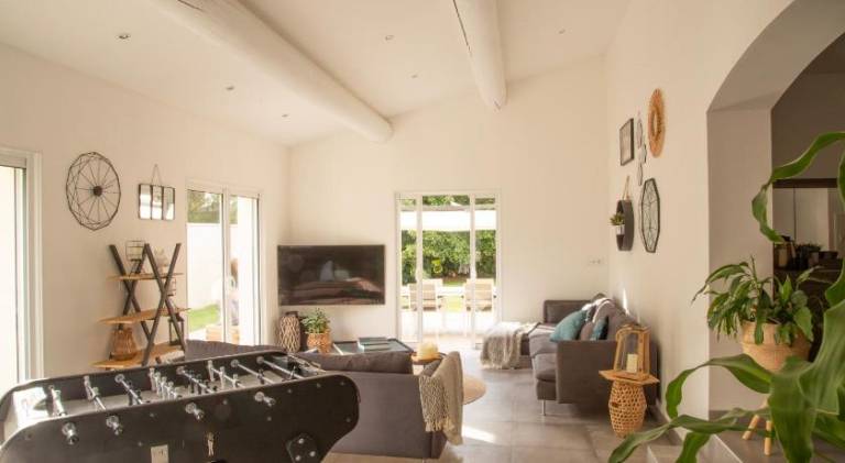 Villa with pool in L'Isle-sur-la-Sorgue