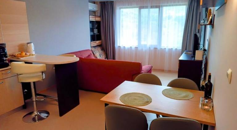 Holiday apartment with private pool, yard & patio | Perfect for remote work — photo 2