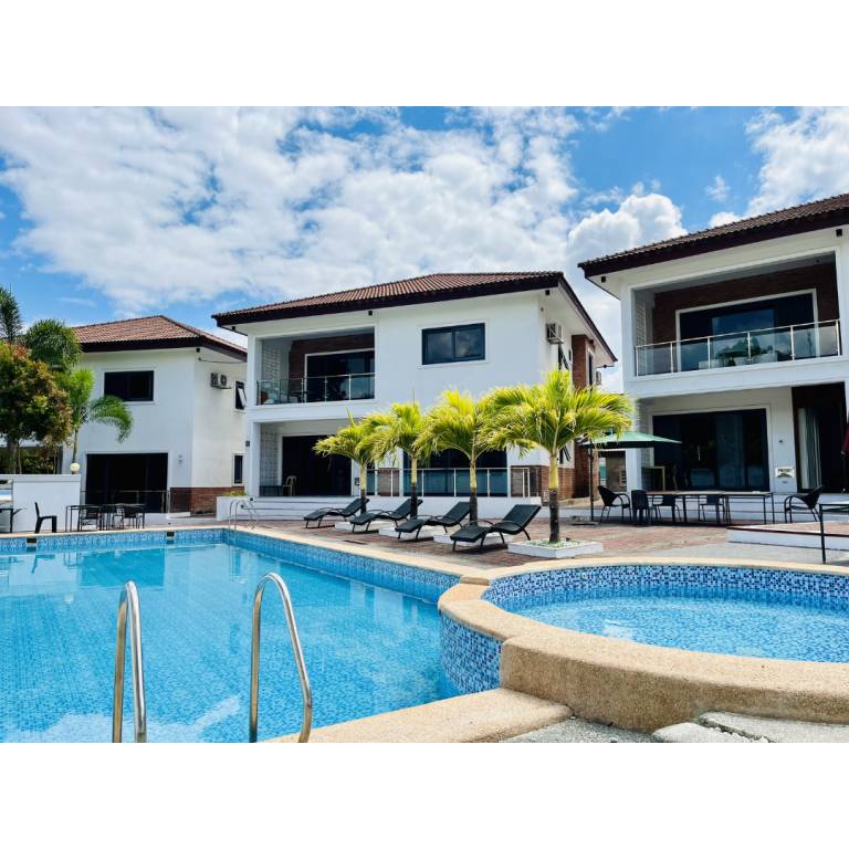 Ample villa with pool | Pets allowed — photo 3