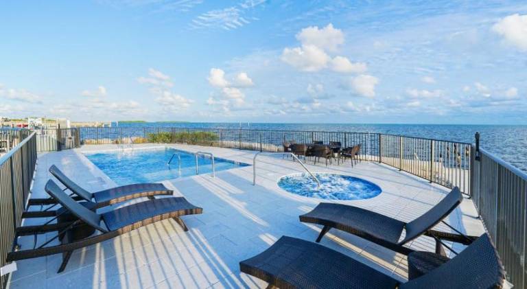Key Largo Oceanfront Oasis with Pool and Hot Tub — photo 3