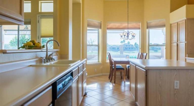 Spacious golf course house with pool heater, spa — photo 4