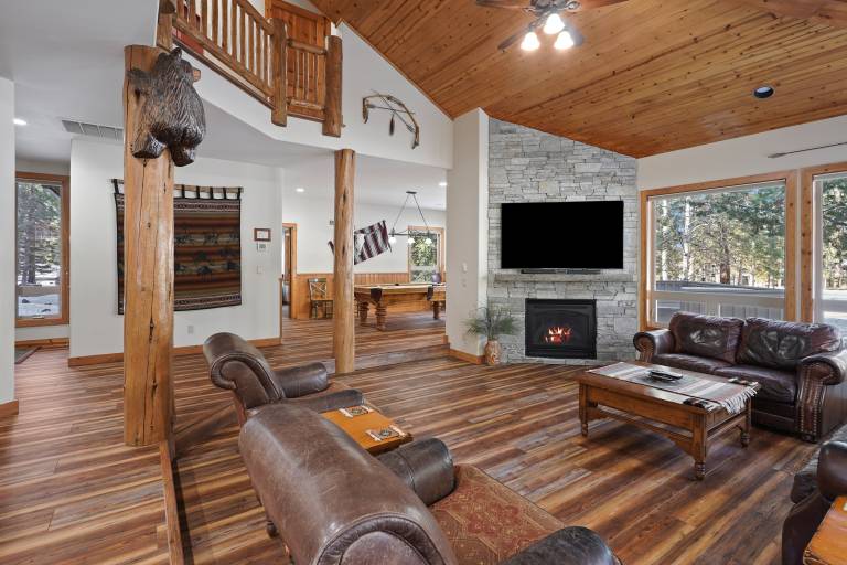 11 Vine Maple - Pool Table, Bikes, Luxury Lodge, A/C, SHARC Passes, Hot Tub — photo 3