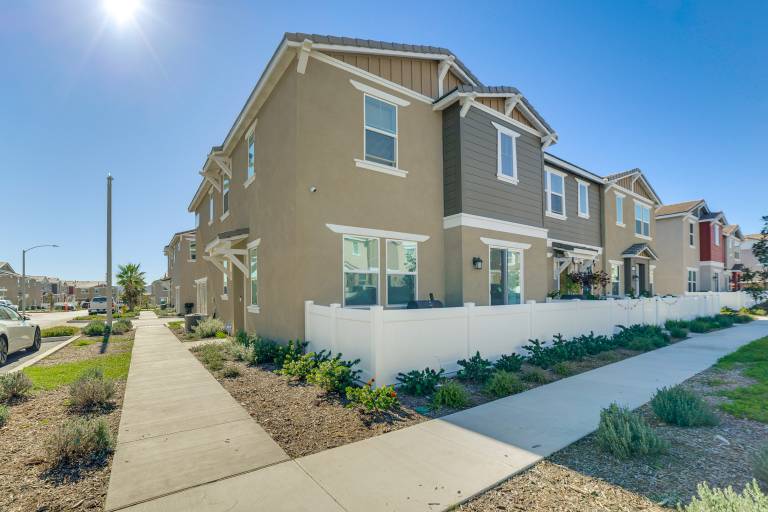 Family Getaway w/ Pool, 8 Mi to Lake Elsinore! — photo 4