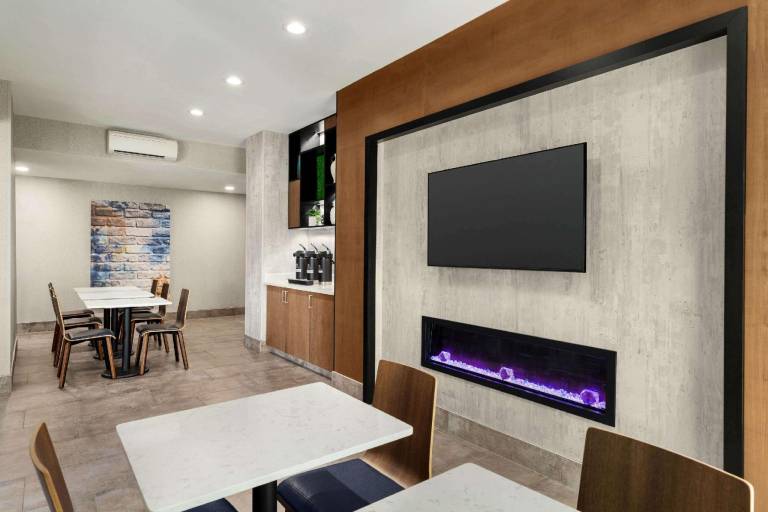 La Quinta Inn & Suites by Wyndham Salem OR — photo 5