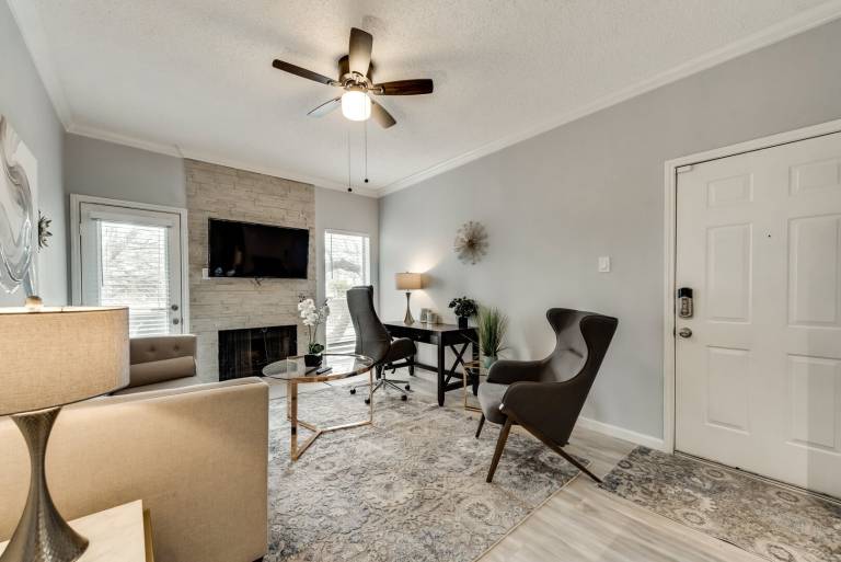 Holiday apartment with pool in Irving, TX