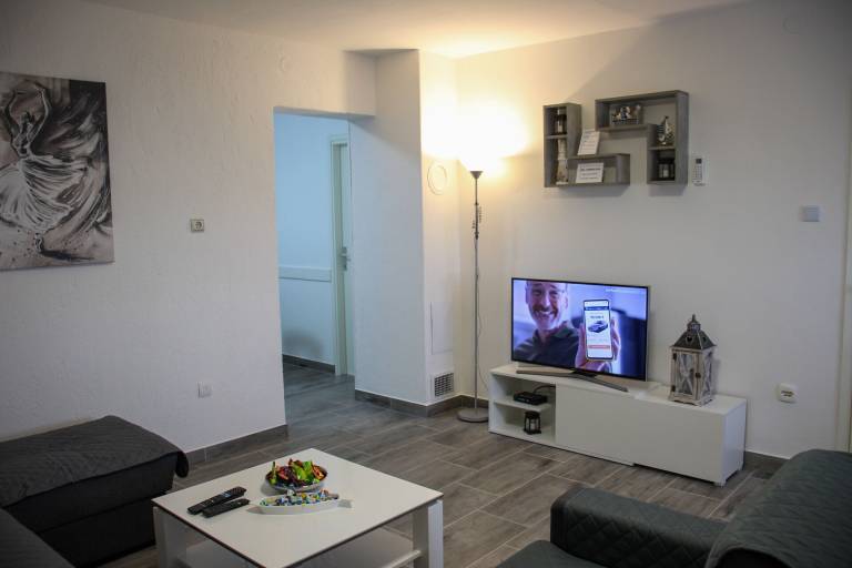 Apartment with patio | Sea view — photo 4