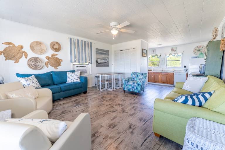 Rustic Beach Bungalow in Secluded Fort Morgan — photo 4