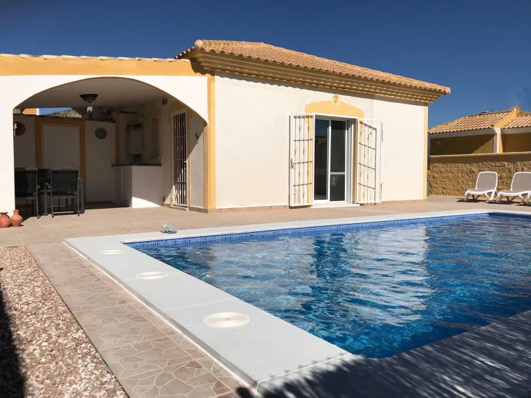 House with grill, garden & terrace | Garden view in Almeria
