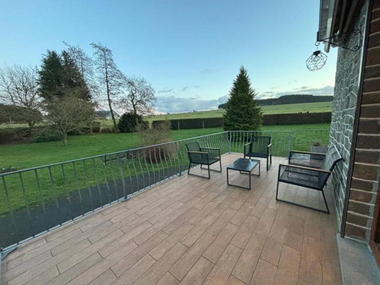 Family-friendly nice villa with hot tub, yard & patio | Pets are welcome — photo 2