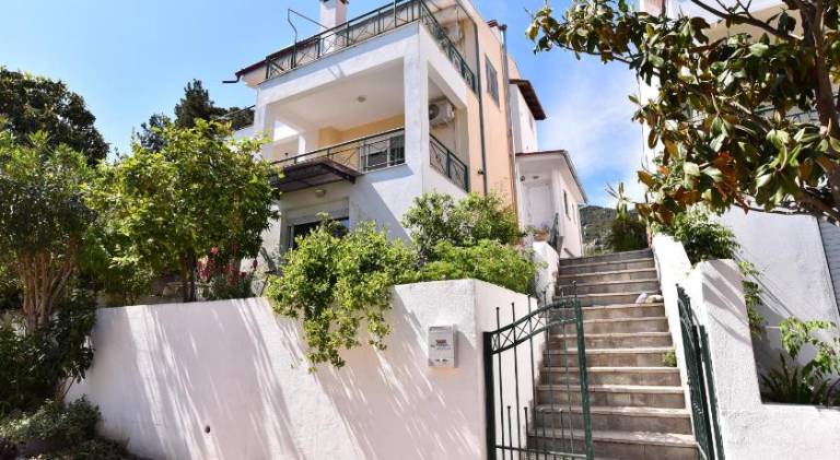 Holiday apartment with terrace — photo 3