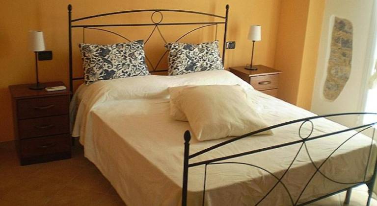 Rental apartment with 2 rooms for 5 persons — photo 2