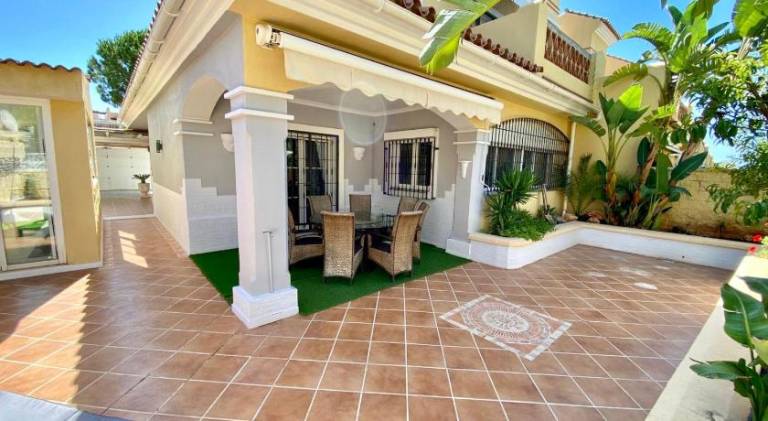 Villa with pool, terrace & barbecue — photo 5
