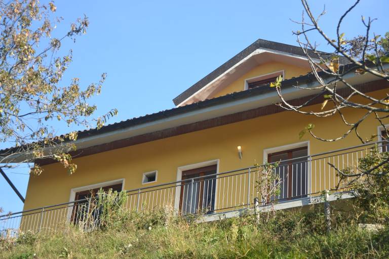 Fully equipped nice vacation home with grill, pool & yard | Nature view | Pets allowed — photo 4