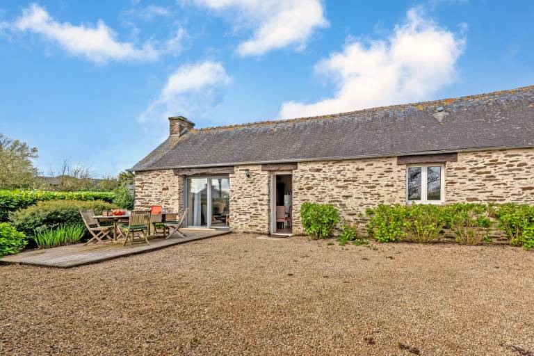 Cottage 'Gîte Calme Avec Jardin Et Terrasse' with Private Terrace, Private Garden and Wi-Fi in Morlaix