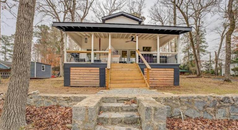 Vacation home with hot tub | Pets allowed — photo 4