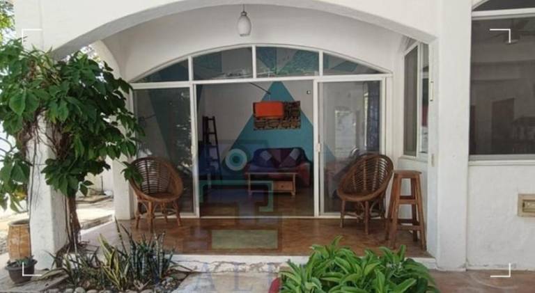 Beach-style house near the sea — photo 4