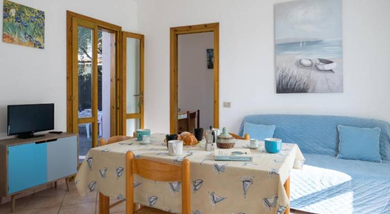 Vacation home with 1 room for 4 persons in Budoni