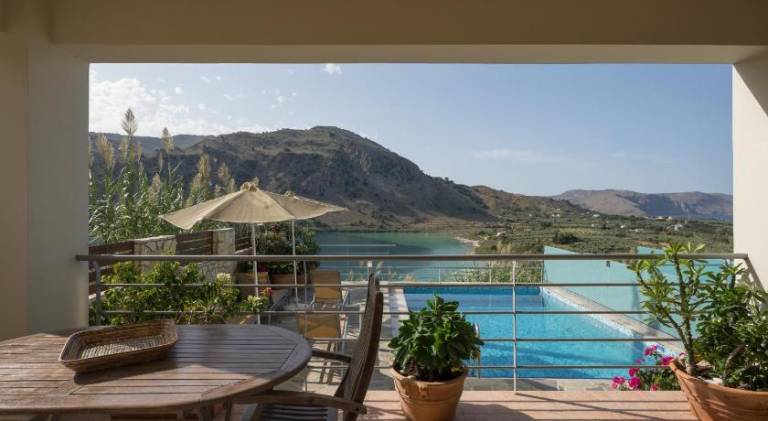 Villa with pool, terrace & grill | Beach nearby | Pets allowed — photo 4