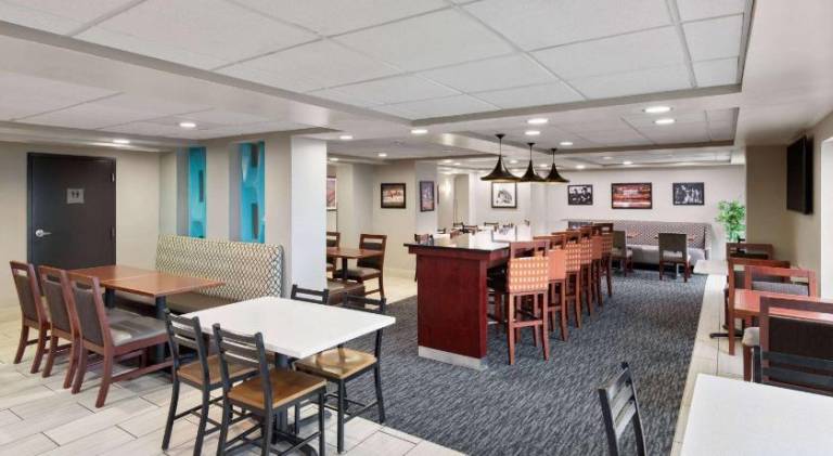 La Quinta Inn & Suites by Wyndham Goodlettsville - Nashville — photo 4