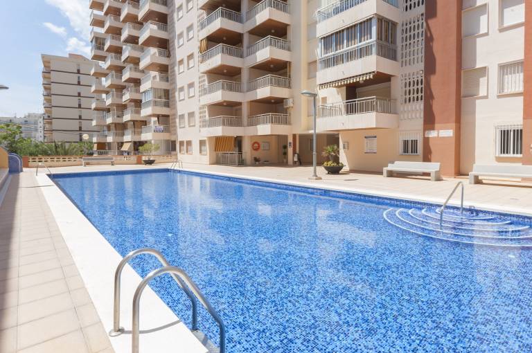 Family-oriented lovely apartment with terrace, yard & pool | Close to the beach | Pets allowed — photo 4