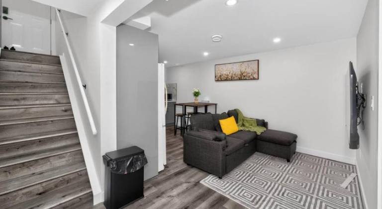 House | Perfect for remote work | Dogs allowed in Calgary, AB