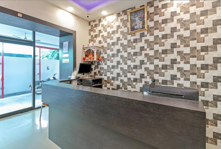 Hotel Mulberry in Alipur