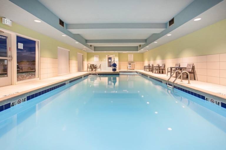 Holiday Inn Express & Suites Great Bend By IHG — photo 3