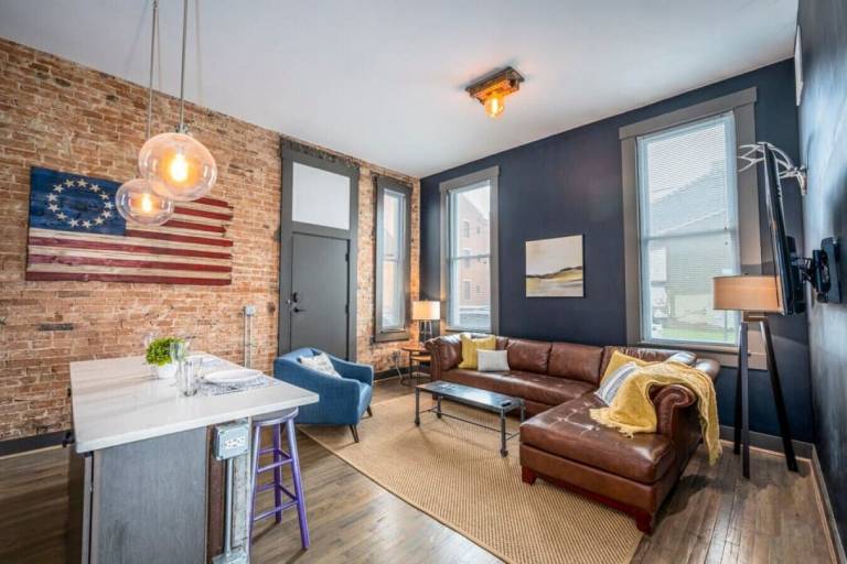 Cincinnati, OH Vacation Rentals from 47 HomeToGo
