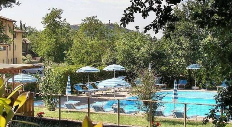 Holiday apartment with pool — photo 2