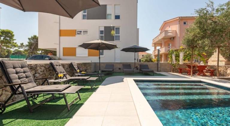 Villa with pool — photo 3
