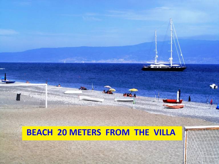 Villa  Roccalumera