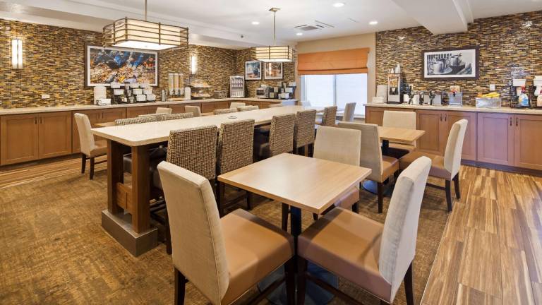 Best Western Plus CottonTree Inn — photo 4