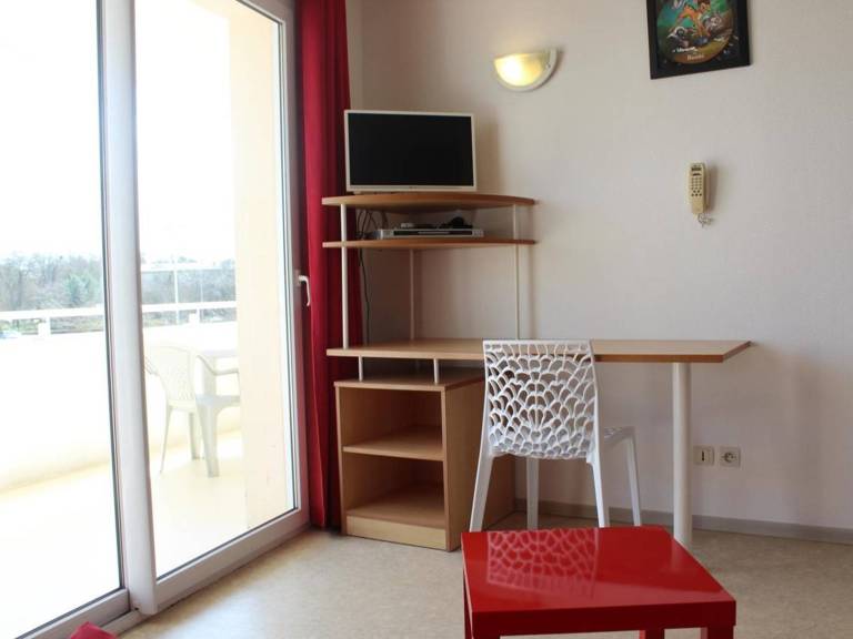 Rental apartment with pool — photo 4