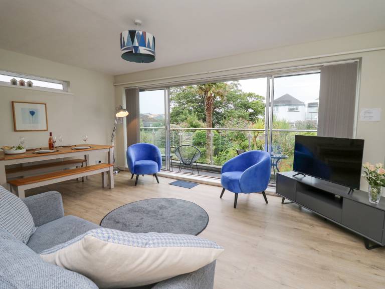 Family-oriented lovely cottage with yard | Beach view | Beach nearby | Pet-friendly — photo 3