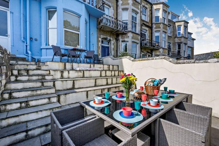 House with terrace — photo 4