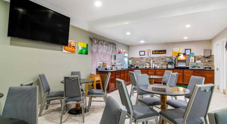 Quality Inn Marietta near Dobbins ARB — photo 3