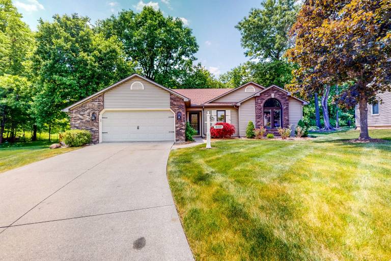 Dog-Friendly Yard! Family Retreat in Fort Wayne — photo 5