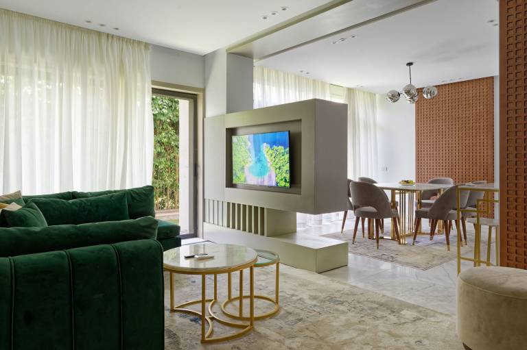 VESTA Luxury APT 1BR Lake View Residence