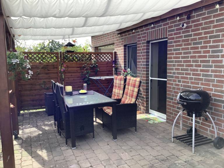 Vacation home with barbecue & patio — photo 3