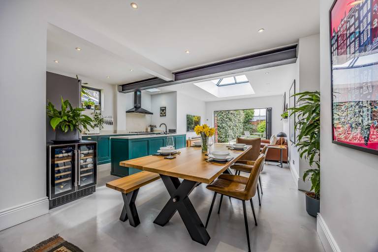 Gorgeous Family Home with Garden Pass the Keys