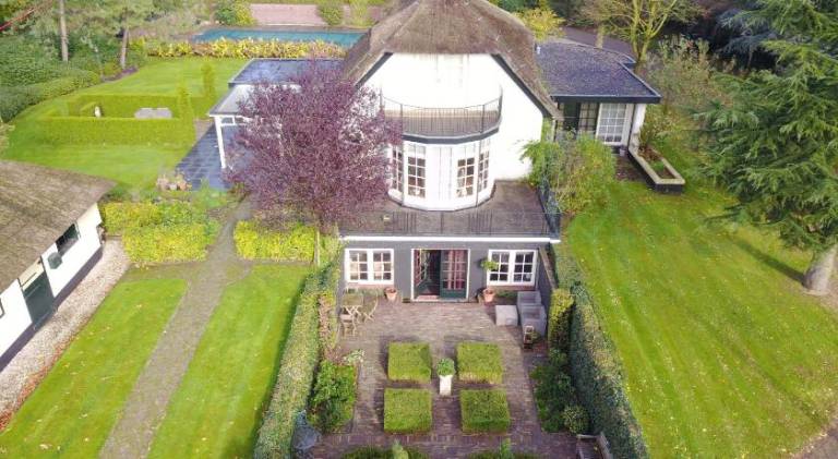 House with yard, pool & BBQ | Pet-friendly — photo 4